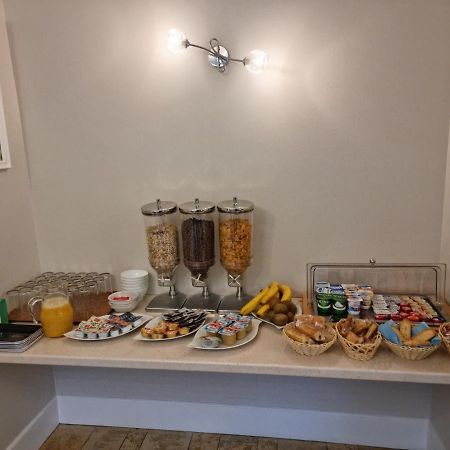 Hotel Du Haut Marais Saint-Marcel  Екстериор снимка