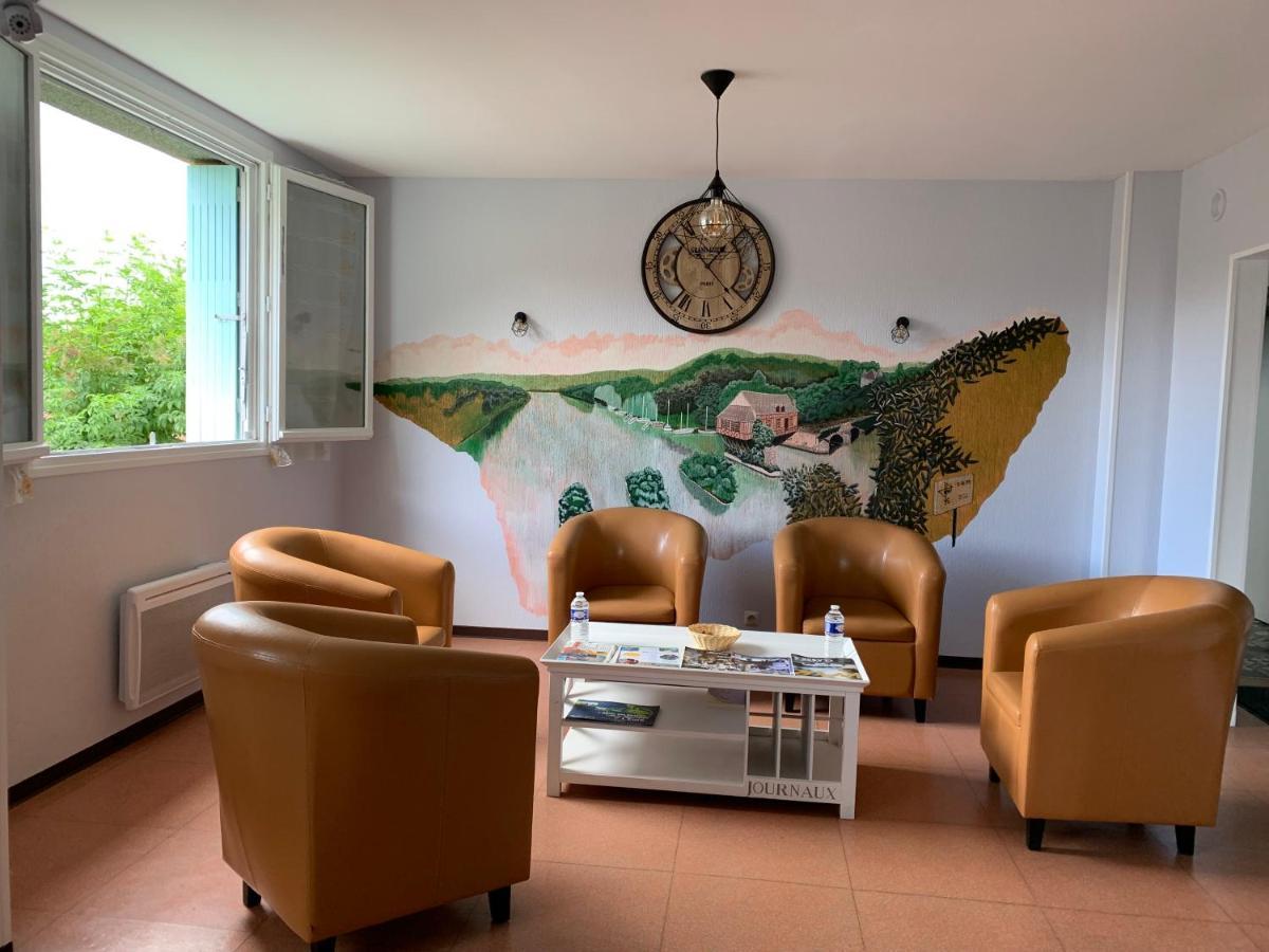 Hotel Du Haut Marais Saint-Marcel  Екстериор снимка